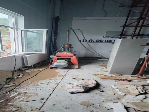 岭东地基基础下沉墙体裂缝加固注浆顶升施工