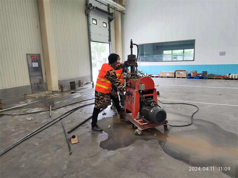 岭东厂房地面下沉塌陷注浆加固施工